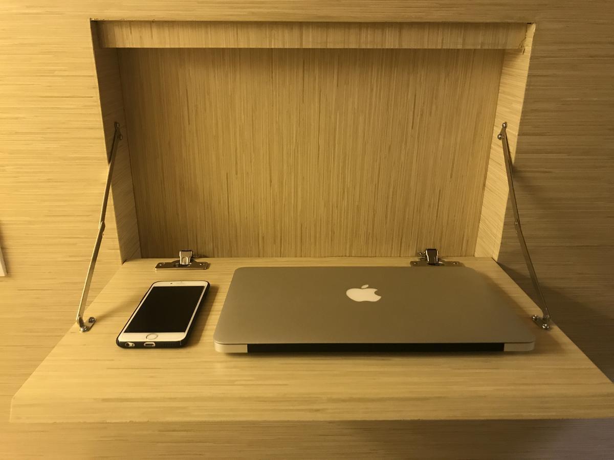 Innbox Capsule Hotel 젬벨 외부 사진