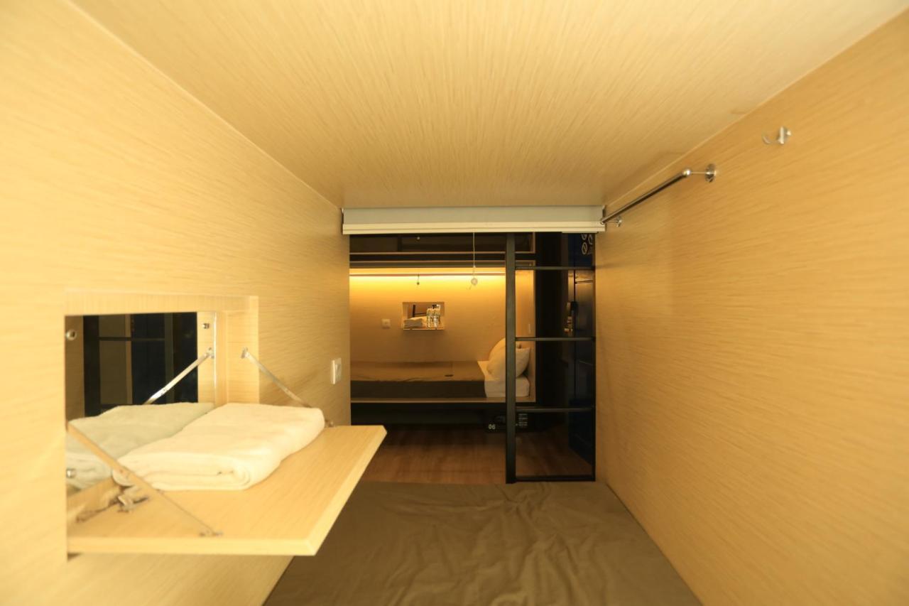 Innbox Capsule Hotel 젬벨 외부 사진